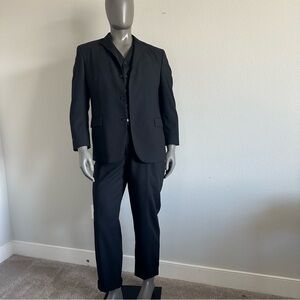 Oscar de la Renta men’s 3 piece suit
